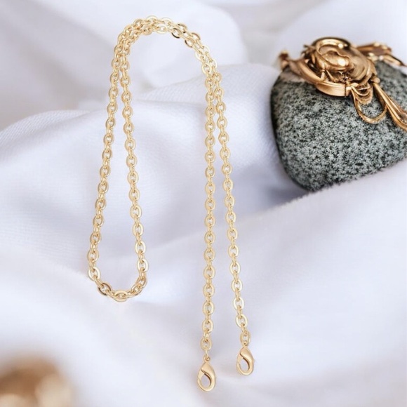 Elegant Gold Purse Crossbody Chain - Picture 2 of 3